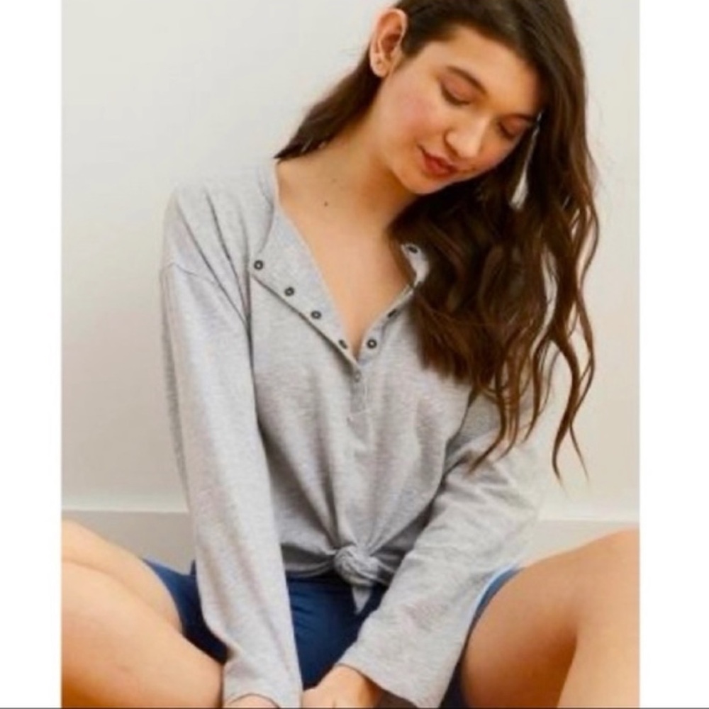 Aerie Size Small Front Knot Long Sleeve Top